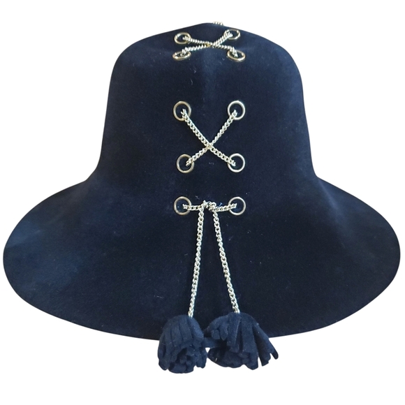 Vntg Saks Fifth Avenue Black Cloche Hat with Gold Chain Lacing. Wool/Felt. MCM. - Picture 1 of 10